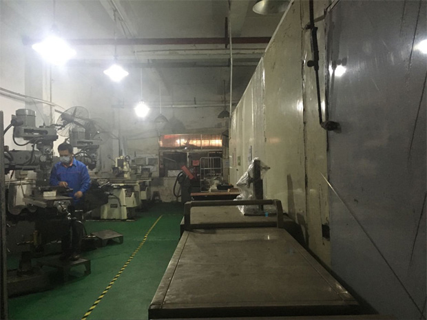 生產(chǎn)車(chē)間-東虹鑫