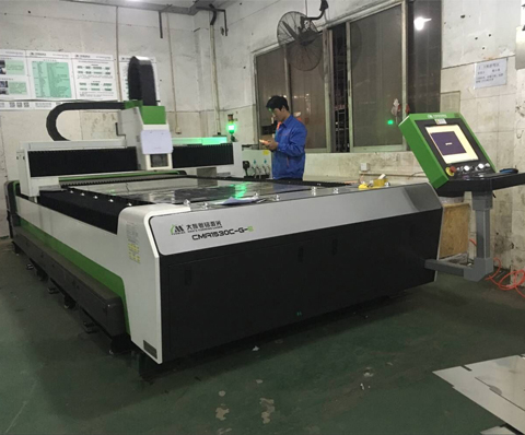 好消息！東虹鑫新增超大型激光切割正式運(yùn)行